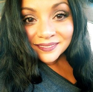 Meet your Posher, Lisa